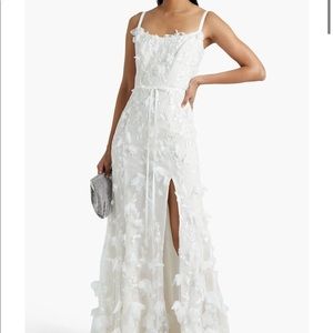 Marchesa Notte Alesia 
Floral-appliquéd embroidered tulle gown